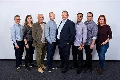 von links: Marcel Below, Dr. Viktoriia Rutckaia, Dr. Vadim Talalaev, Laurids Wardenberg, Prof. Jörg Schilling, Koundinya Upadhyayula, Dr. Luqman Mustafa, Sandra Gesemann
