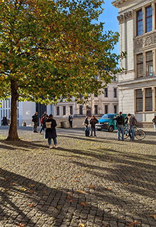 Universittsplatz im Herbst