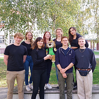 Fachschaftsrat 2022/2023 (links nach rechts)
Tim Bergmann, Hannah Bendin, Hannah Kramer, Leonie Lentz, Barbara Drobinski, Simon Sobisch, Therese Appel, Marvin Carl