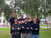 Der Fachschaftsrat 2025/2026 (von links nach rechts):
Felix Stiegel (stellv. Sprecher), Paul von Nessen (Sprecher), Isabelle Fried, Luise Wagner, Georg Biermann, Johann Wagner (Finanzer), Elias Eckmann (Finanzer)